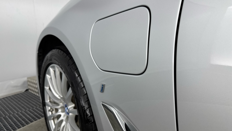 BMW 5 Series 530E M Sport Black #32