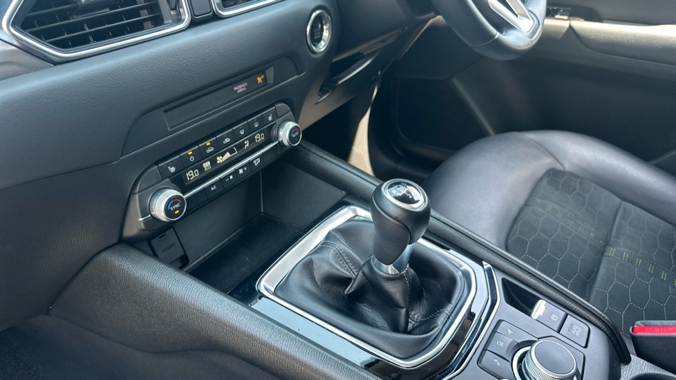 Mazda CX-5 2.0 E-skyactiv G Mhev Takumi Suv Red #13