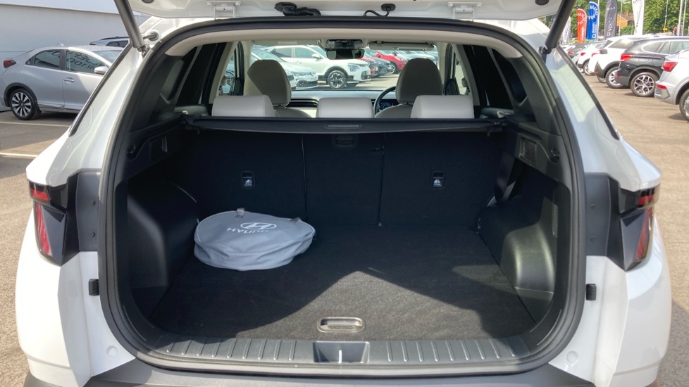 Hyundai Tucson Ultimate White #4