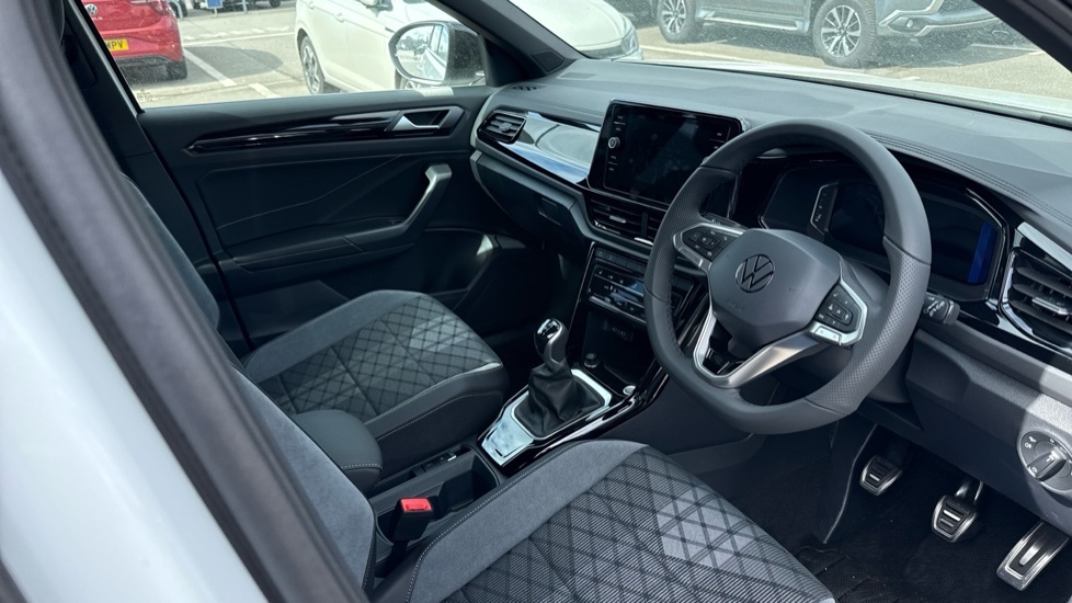 Volkswagen T-Roc Black Edition Plus Black #6