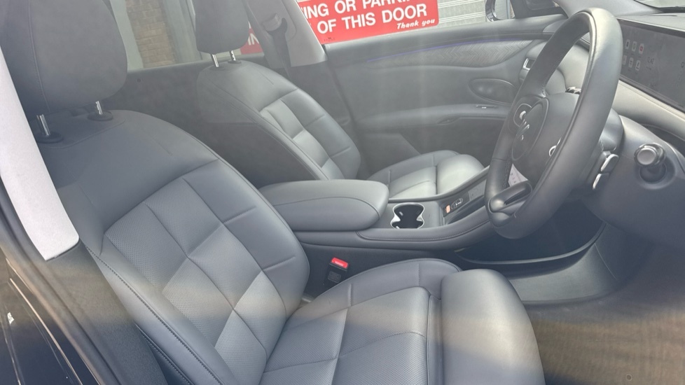 MG IM6 100Kwh Launch Edition White #22
