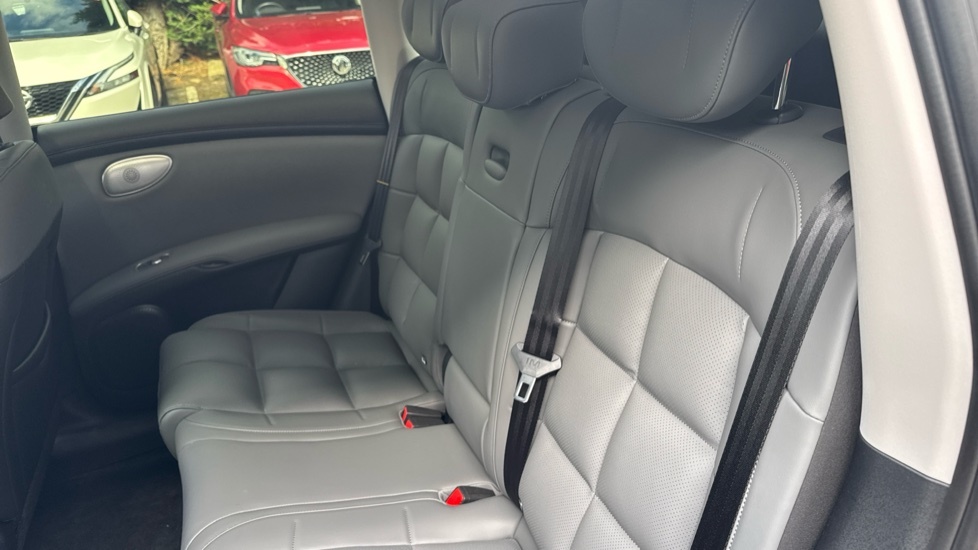 MG IM6 100Kwh Launch Edition White #16