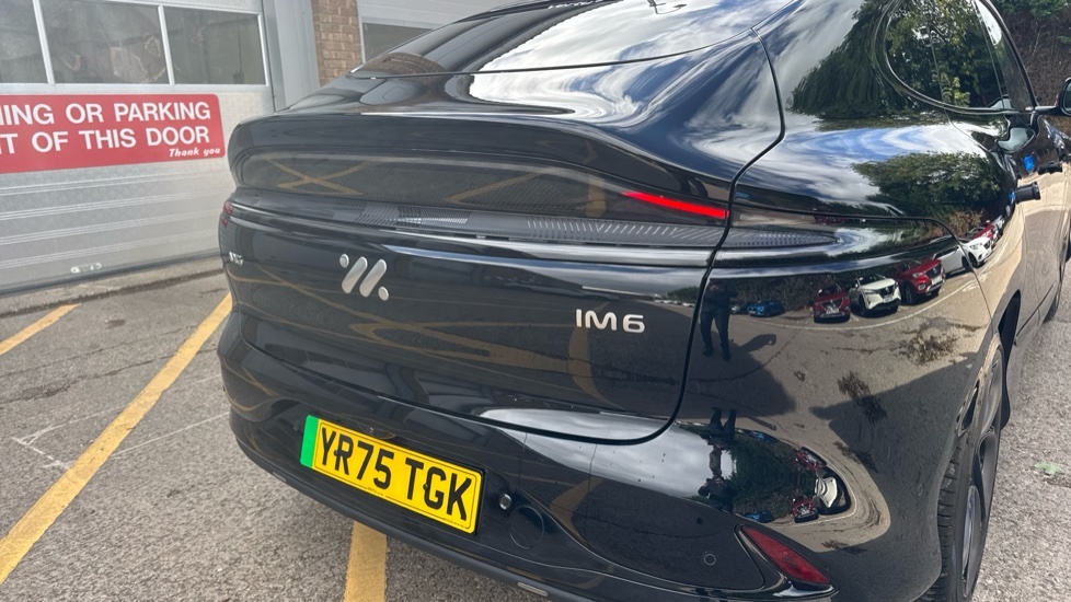 MG IM6 100Kwh Launch Edition White #11
