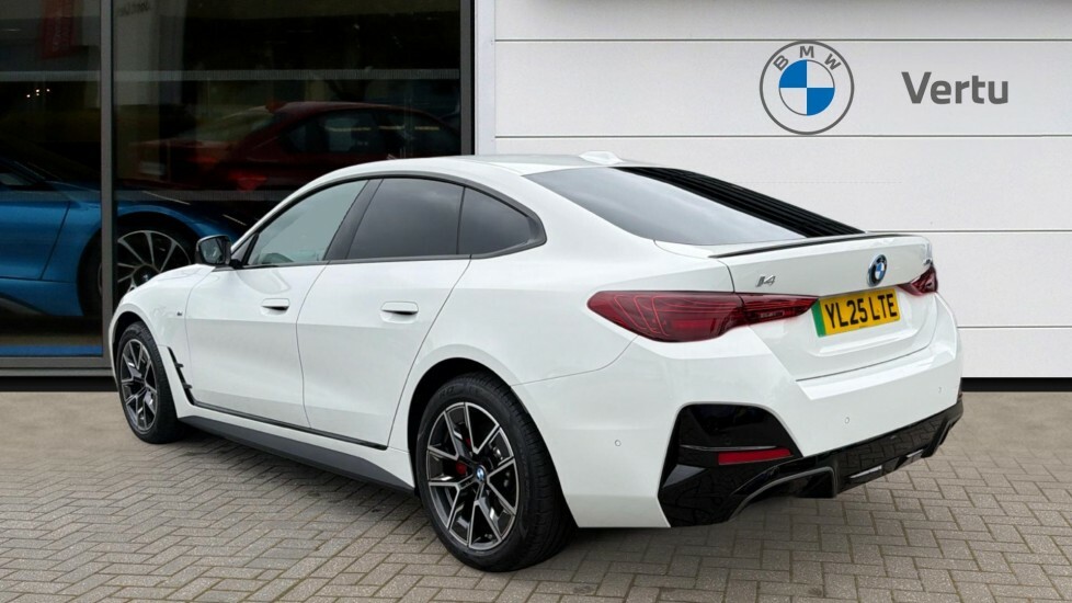 BMW i4 M Sport White #2