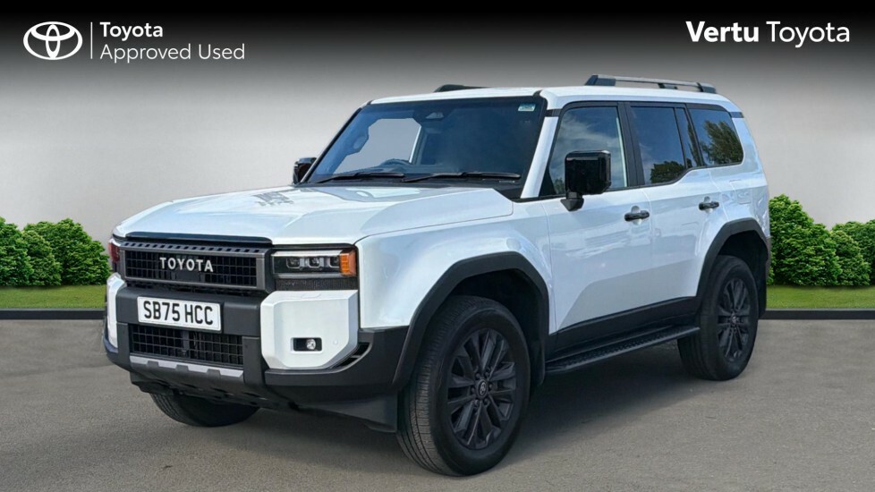 Toyota Land Cruiser Invincible White #3