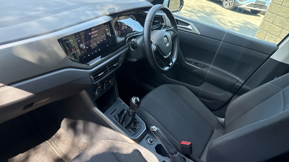 Volkswagen Polo Se White #2