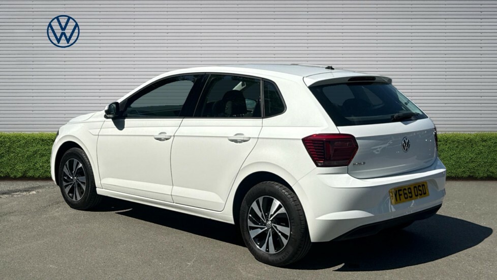 Volkswagen Polo Se White #3