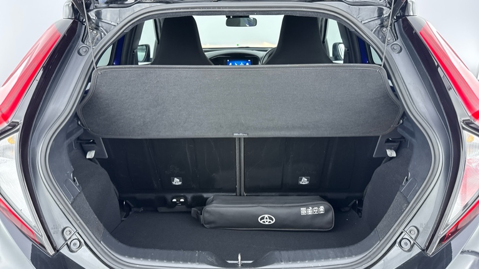 Toyota Aygo X Pure White #13