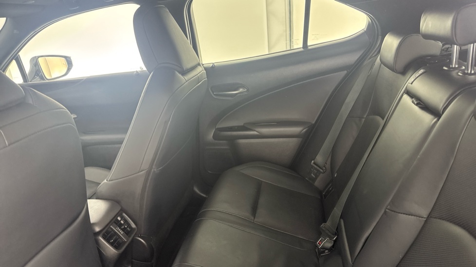 Lexus UX 250H 2.0 Cvt Premium Sport Edition White #16