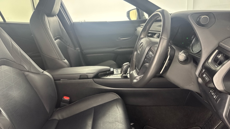 Lexus UX 250H 2.0 Cvt Premium Sport Edition White #13