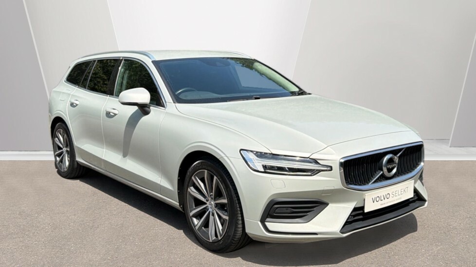 Volvo V60 Momentum Gold