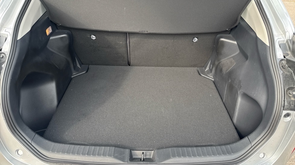 Toyota Yaris Cross Icon Silver #4