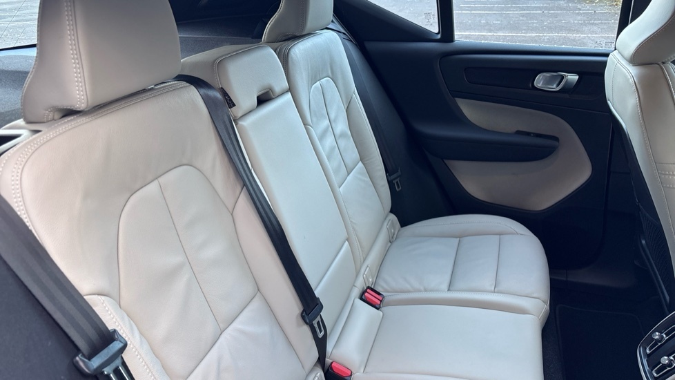 Volvo XC40 Inscription, T3 Blue #32
