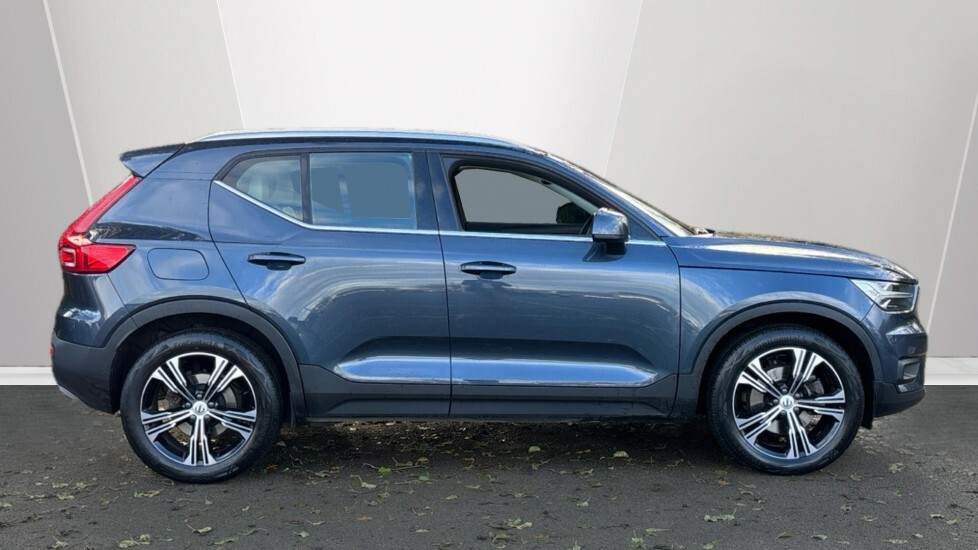 Volvo XC40 Inscription Pro Blue #3