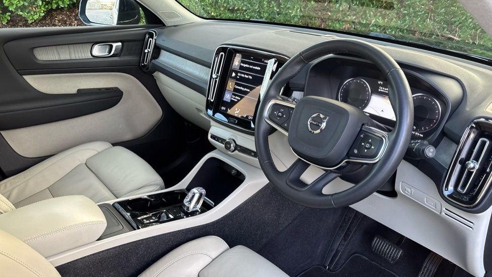 Volvo XC40 Inscription Pro Blue #4