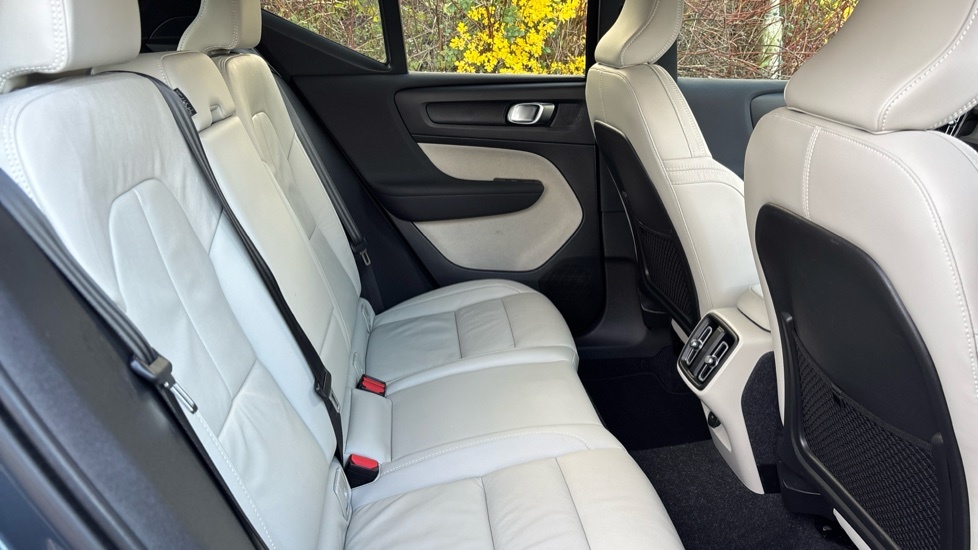 Volvo XC40 Inscription Pro Blue #6