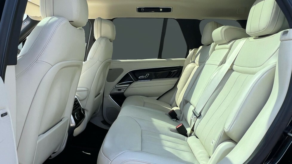Land Rover Range Rover Se Black #4
