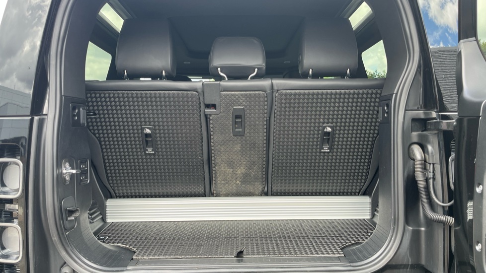 Land Rover Defender Estate Black #10