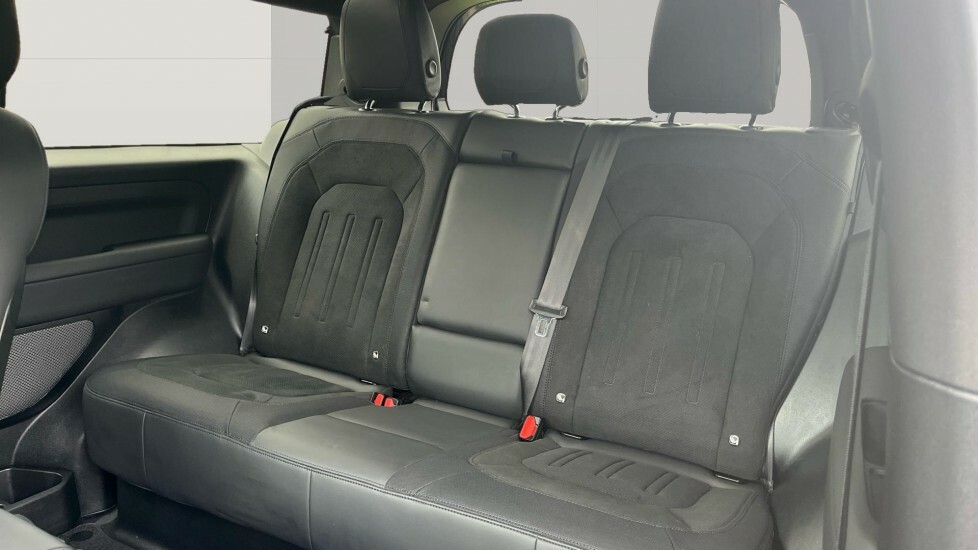 Land Rover Defender Estate Black #4