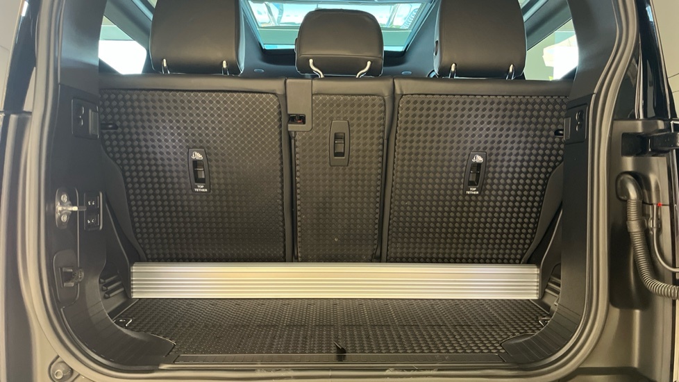 Land Rover Defender Estate Black #24