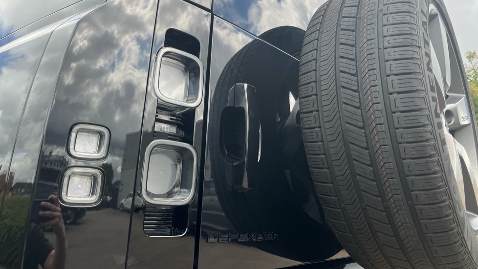 Land Rover Defender Estate Black #19