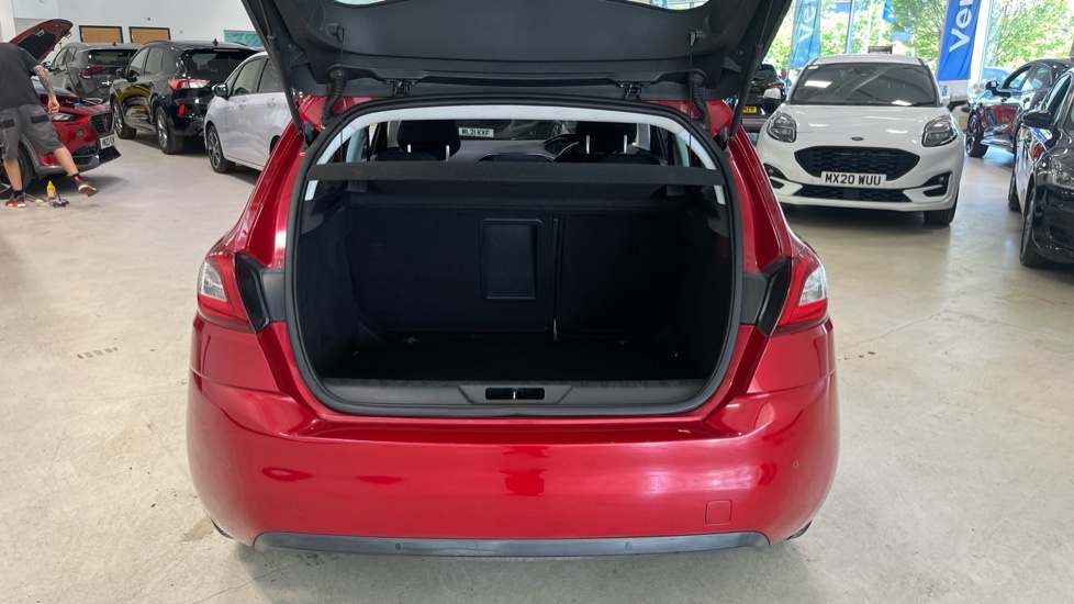 Peugeot 308 Allure Red #4