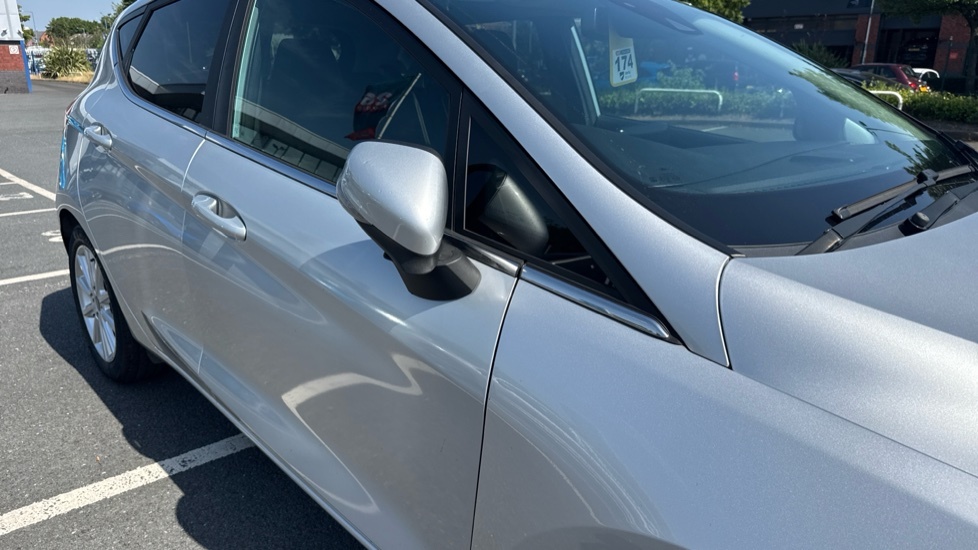 Ford Fiesta Hatchback White #23