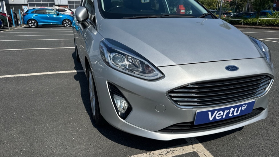 Ford Fiesta Hatchback White #22