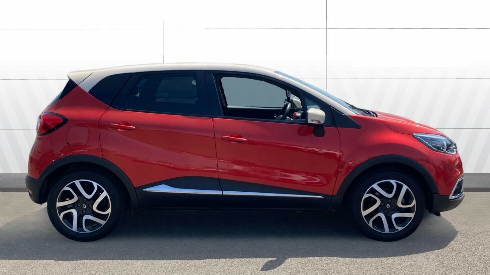 Renault Captur Signature Red #5