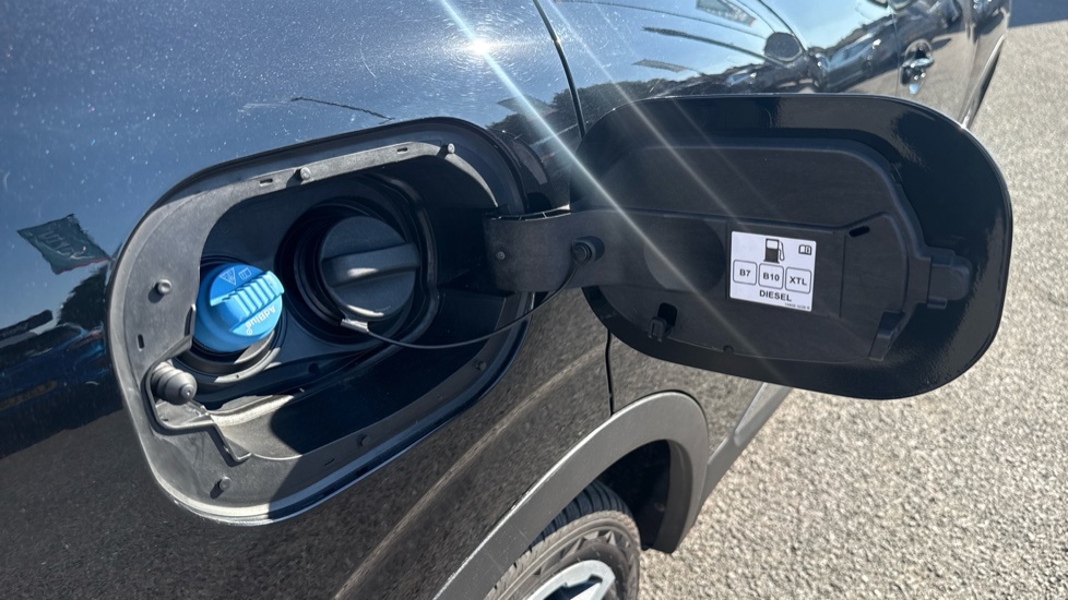 Renault Kadjar Play White #24