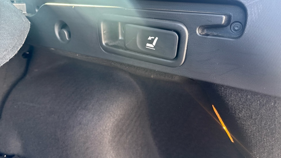 Renault Kadjar Play White #26