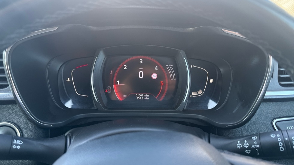 Renault Kadjar Play White #18