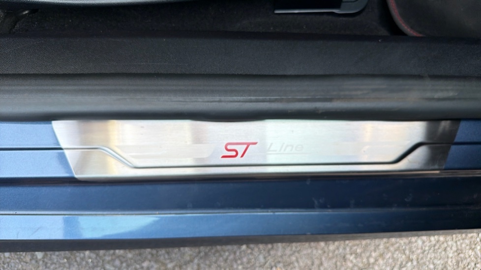 Ford Fiesta Hatchback Grey #40