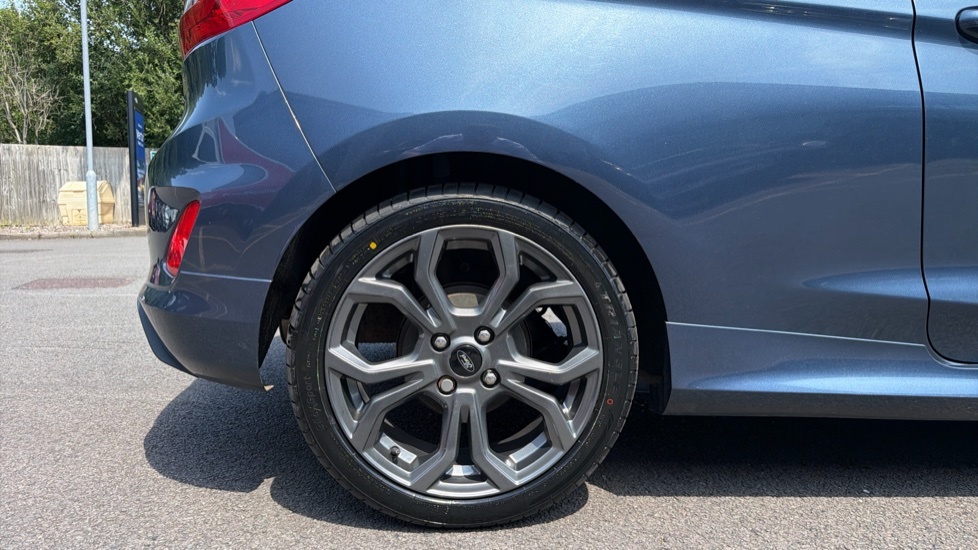 Ford Fiesta Hatchback Grey #7