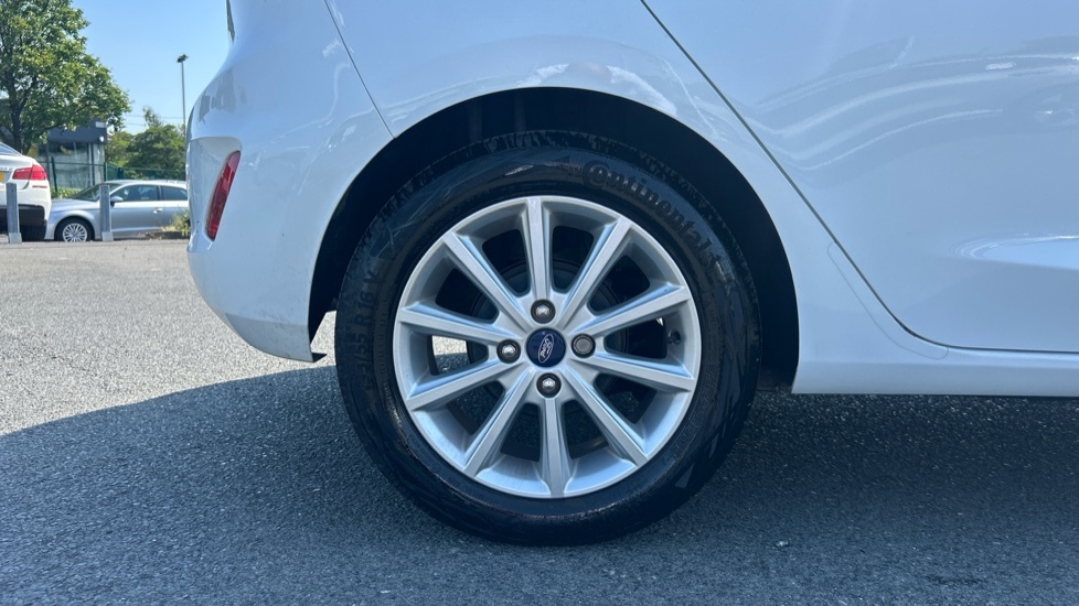 Ford Fiesta Active Edition White #7