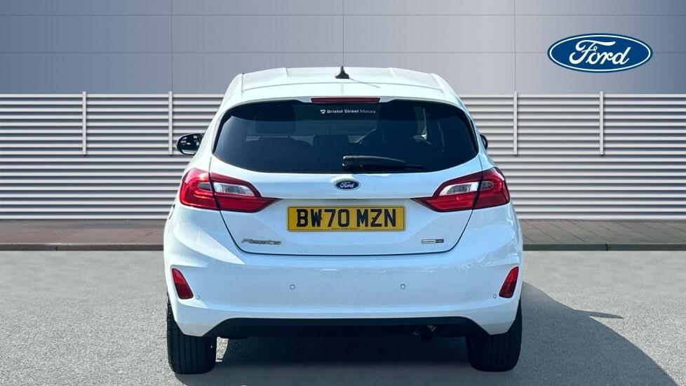 Ford Fiesta Titanium White #6
