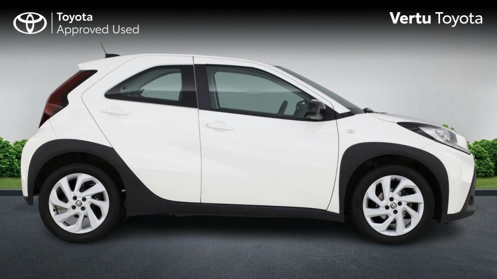 Toyota Aygo X Pure Black #23