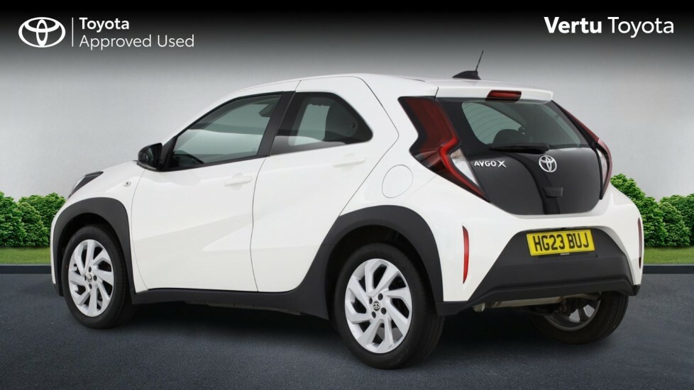 Toyota Aygo X Pure White #4