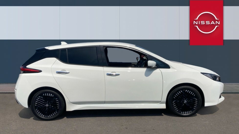 Nissan Leaf Shiro White #5