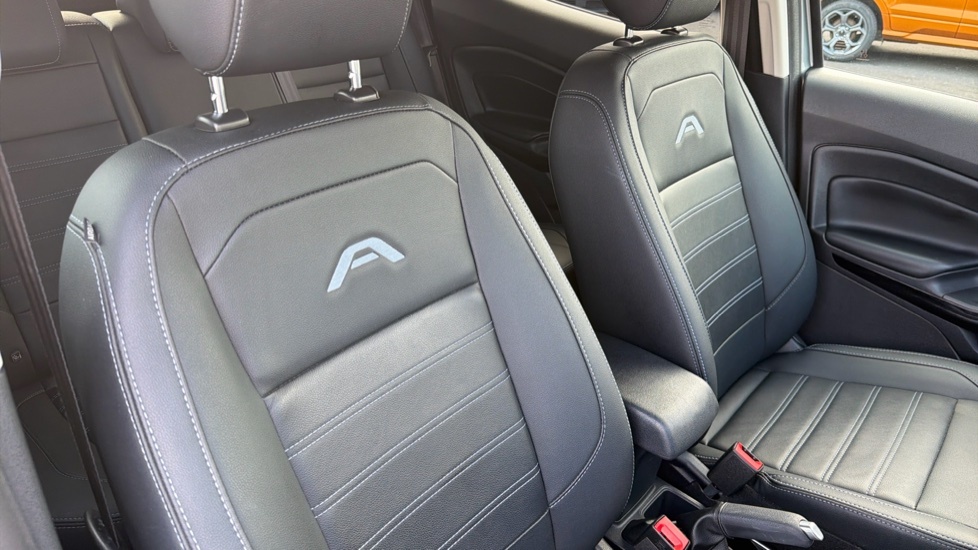 Ford Ecosport Active White #25