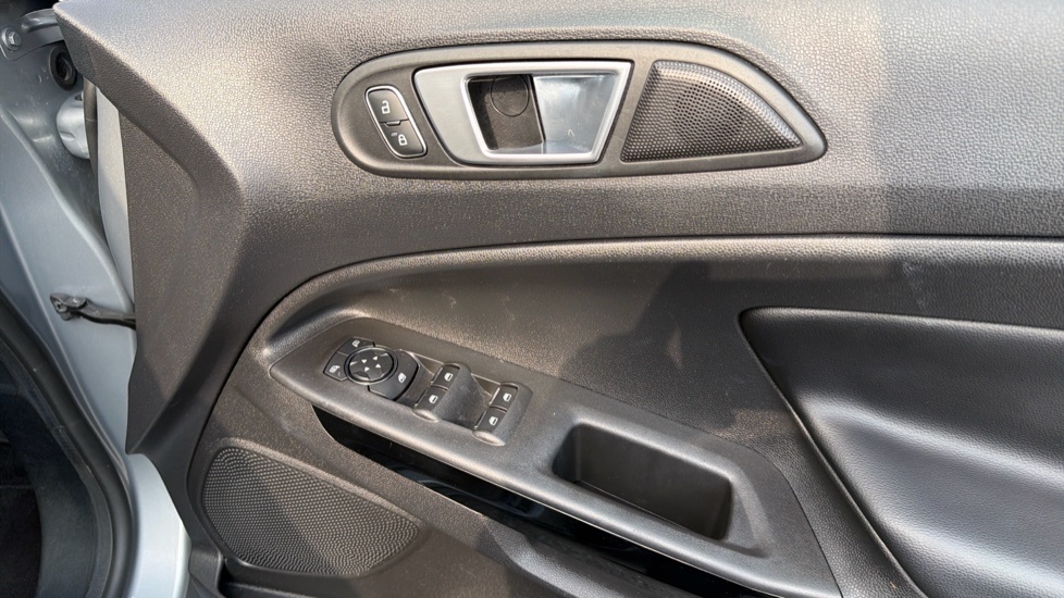 Ford Ecosport Active White #26