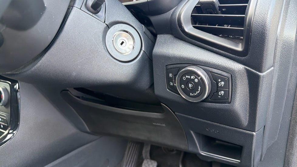 Ford Ecosport Active White #27