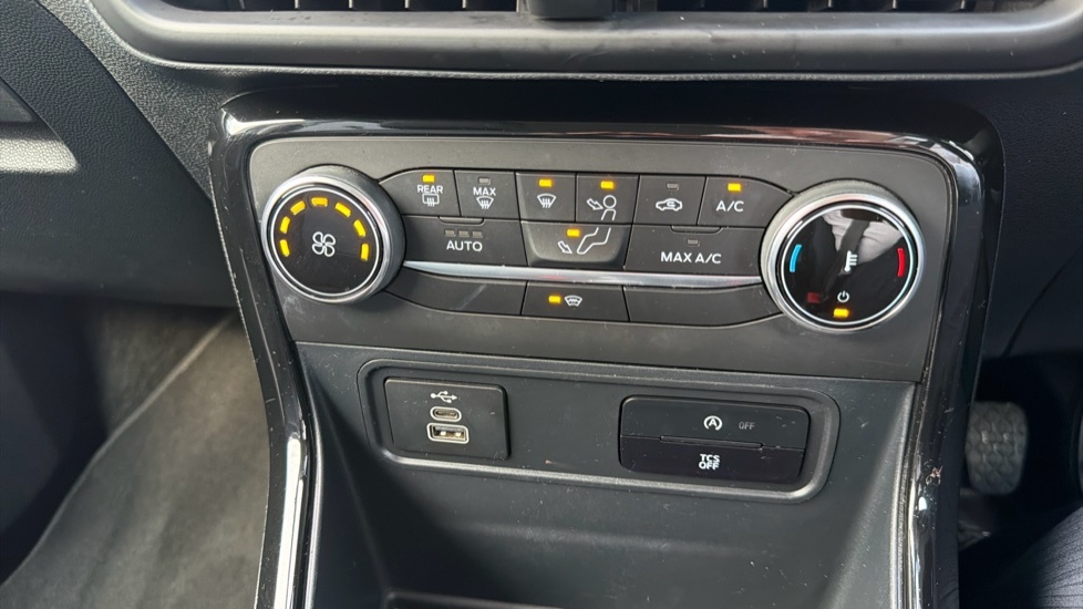 Ford Ecosport Active White #31