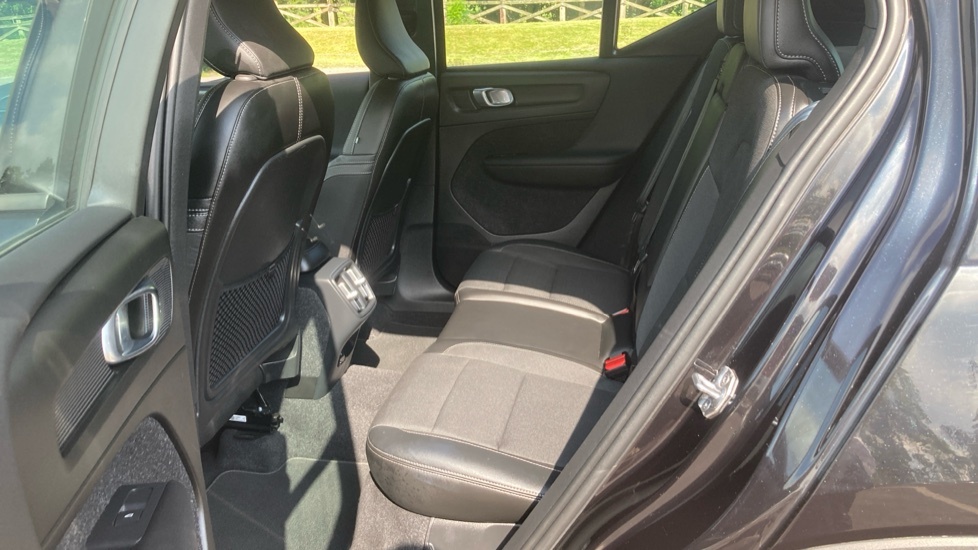 Volvo XC40  Black #16