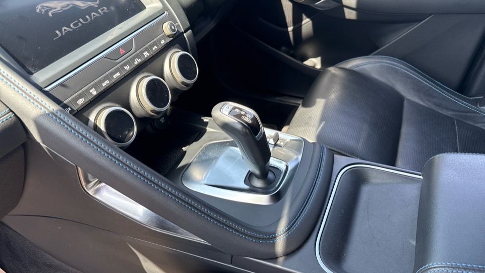 Jaguar E-Pace 2019 2.0 D180 R-dynamic Suv Awd Blue #13