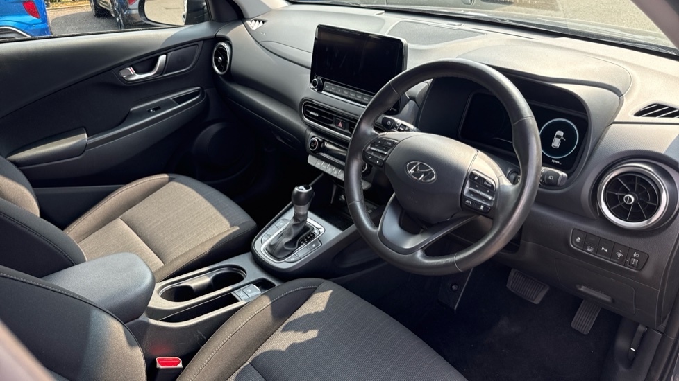 Hyundai Kona Hatchback White #19