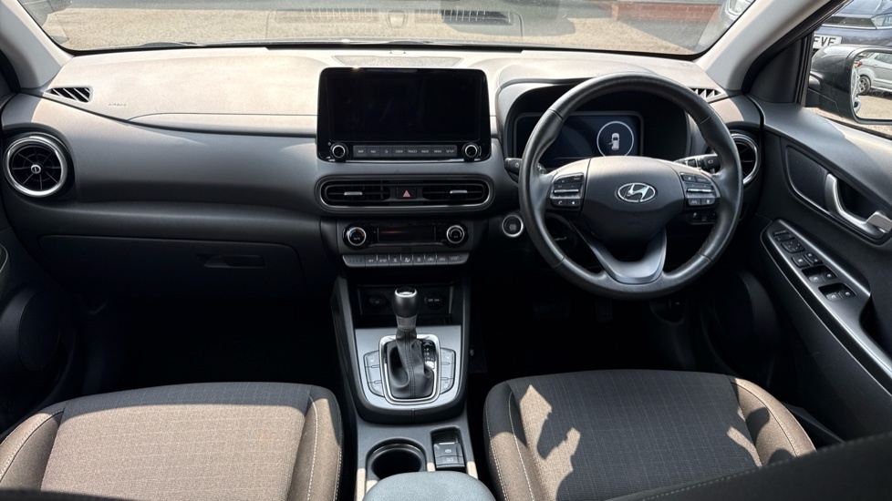Hyundai Kona Hatchback White #18