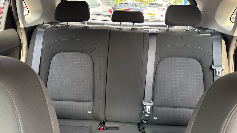Hyundai Kona Hatchback White #22