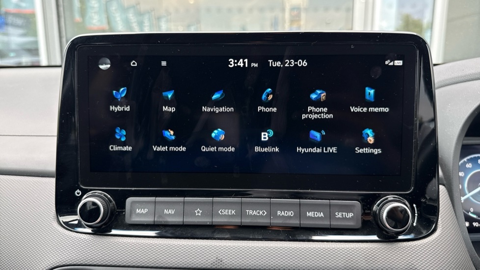 Hyundai Kona Hatchback White #11