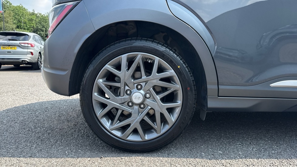 Hyundai Kona Hatchback White #7